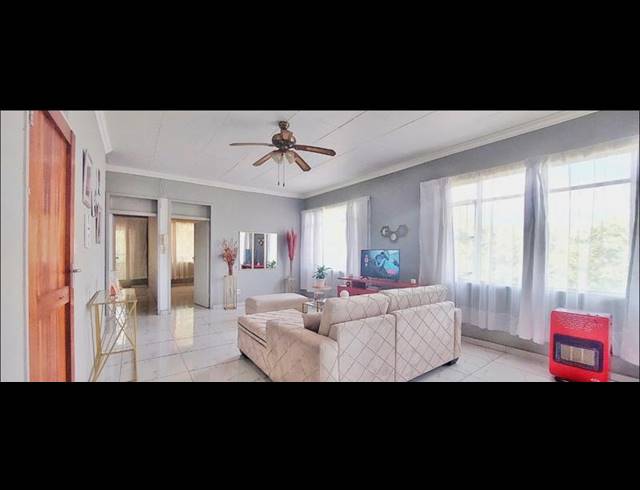 3 BEDROOM APARTMENT FOR SALE IN VANDERBIJLPARK CW 6